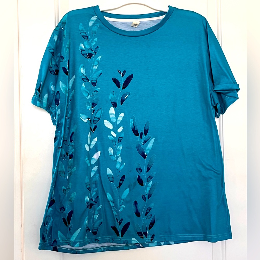 Pixie Lady 1x turquoise blue short sleeve crew neck T shirt leaf print